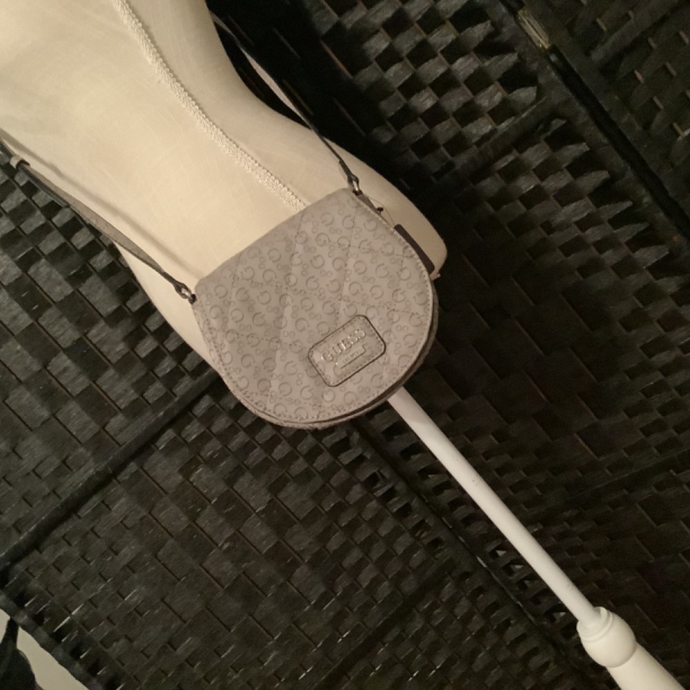 NWOT Guess Logo Crossbody - Picture 2 of 12